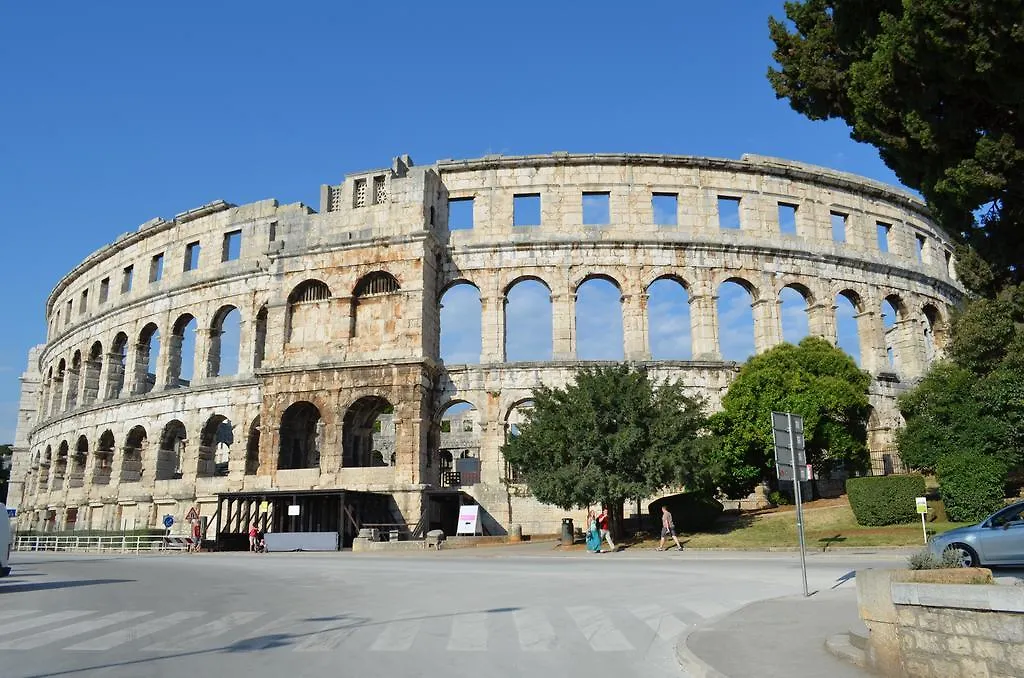 Apartment Rosy Pula 0*,